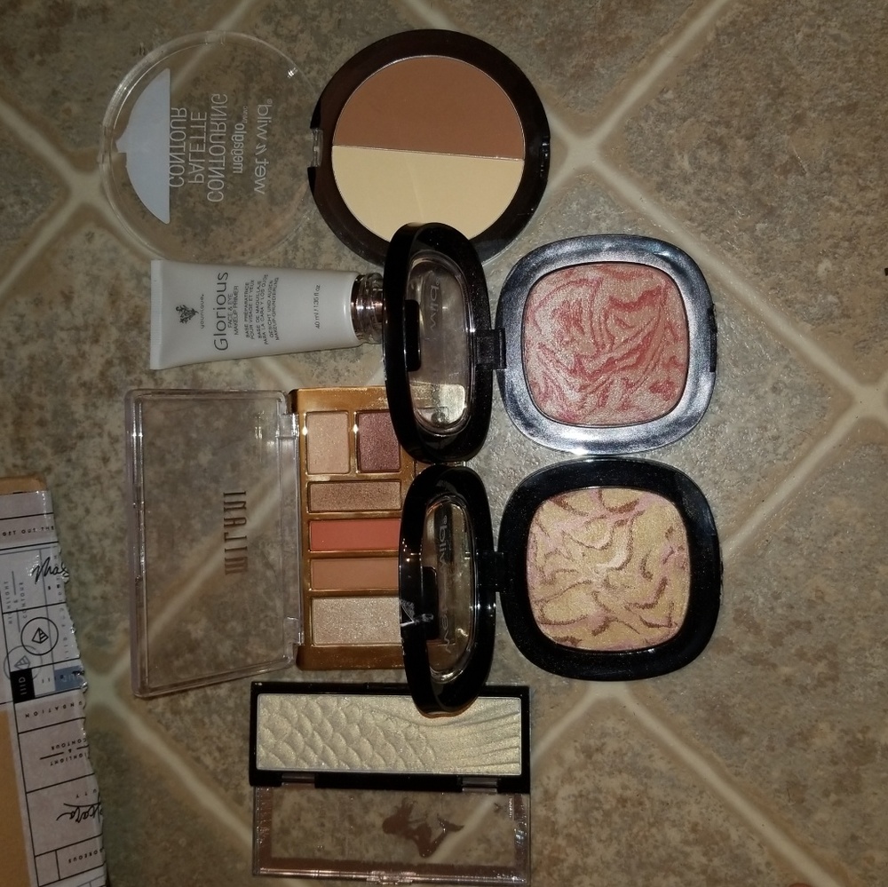 Makeup bundle